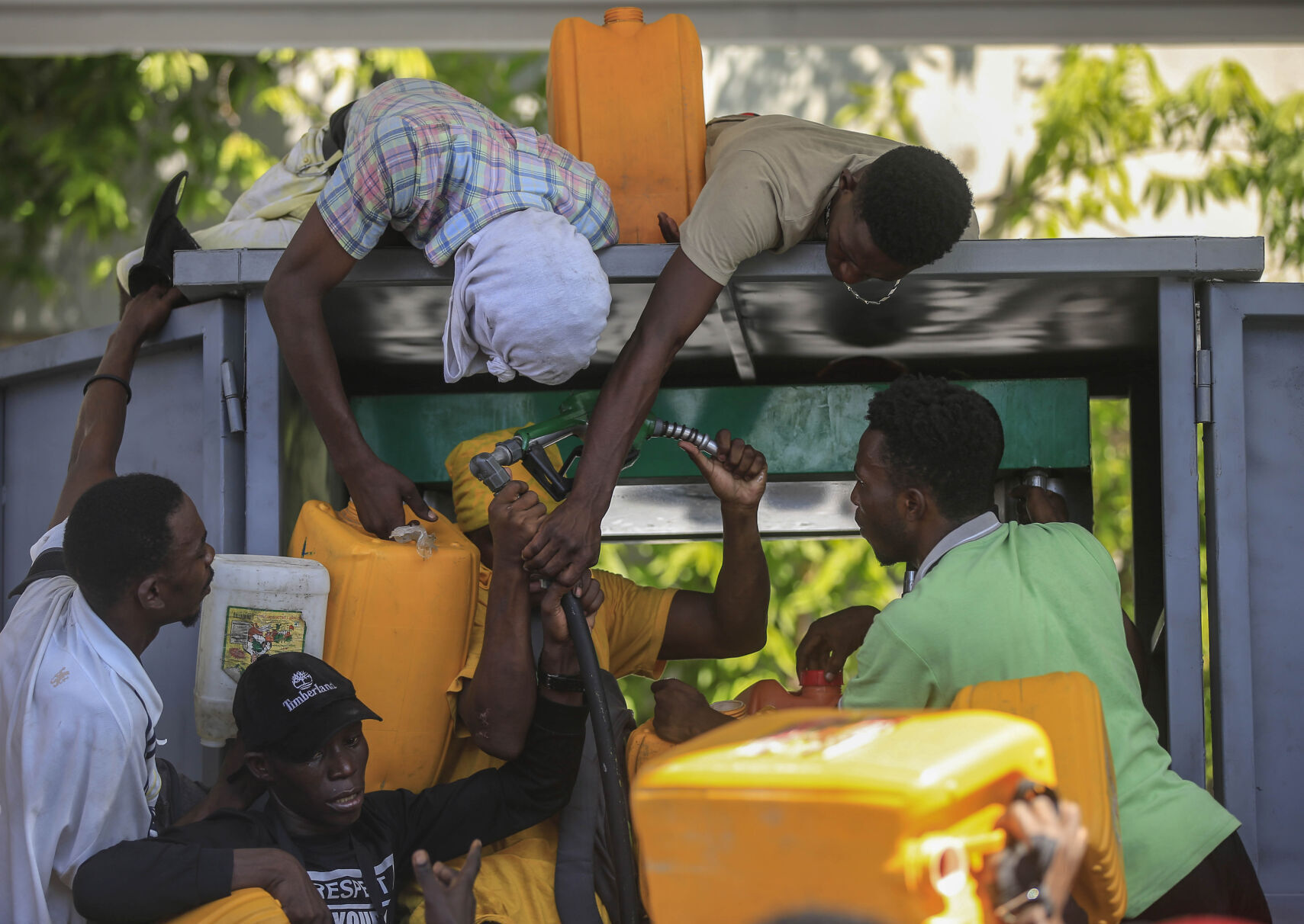 APTOPIX Haiti Fuel Shortage